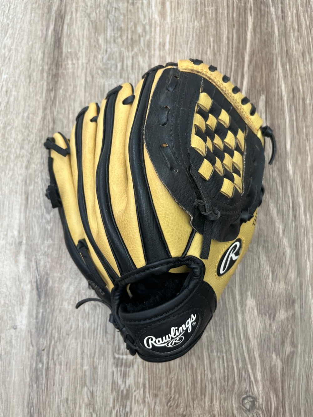 Rawlings 9.5-inch Youth Baseball Glove